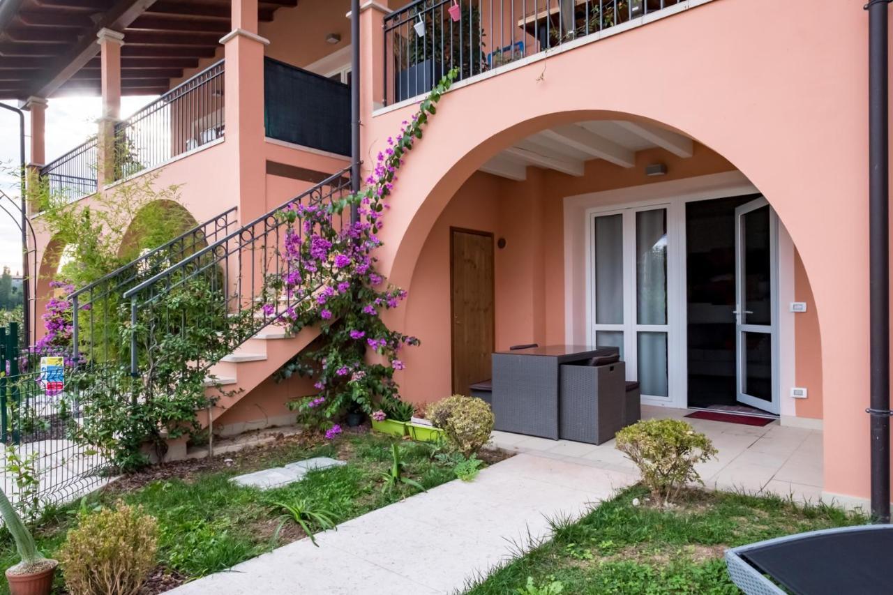 Apartamento Residenza Gelsomino Desenzano del Garda Exterior foto