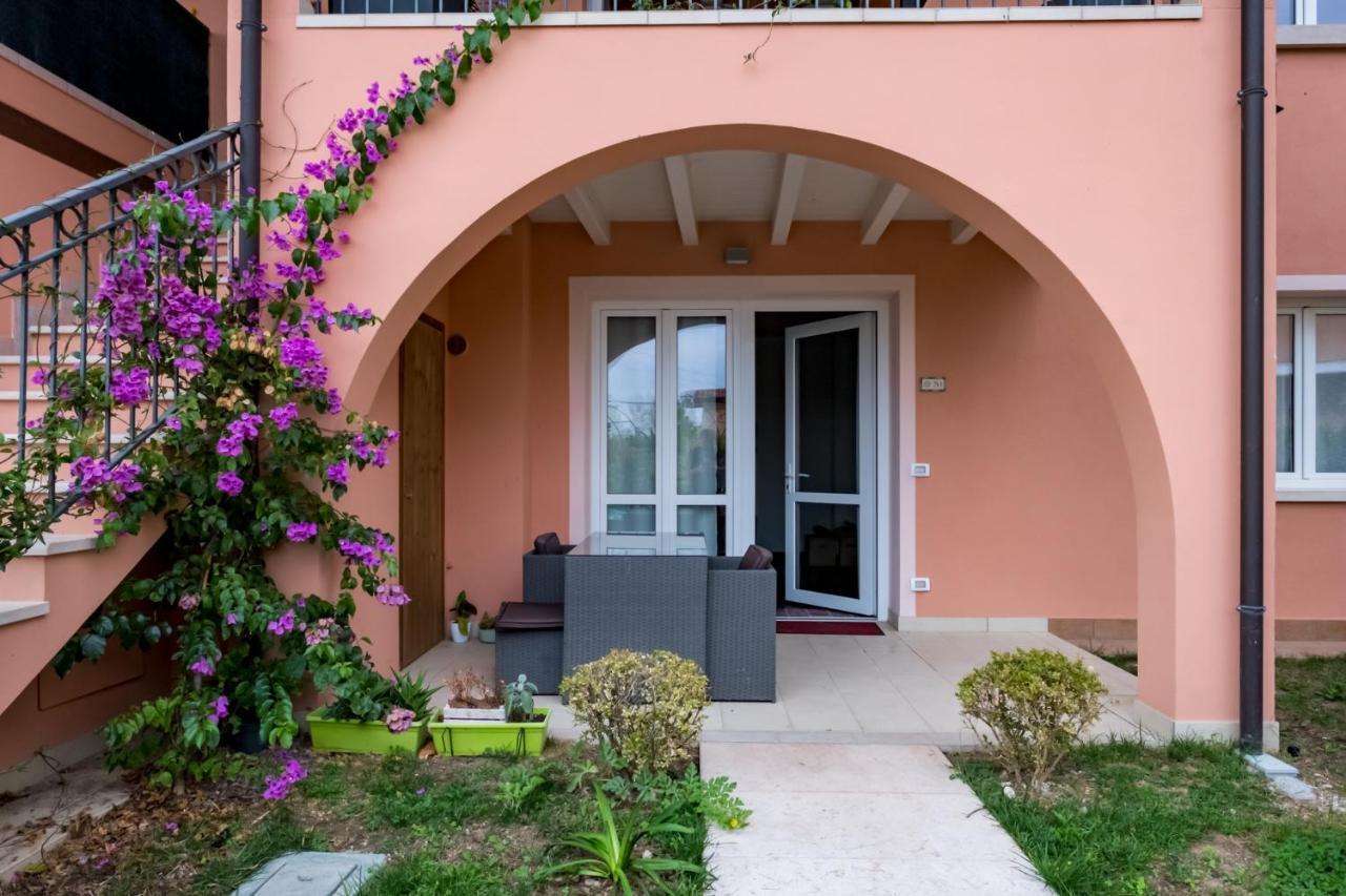 Apartamento Residenza Gelsomino Desenzano del Garda Exterior foto