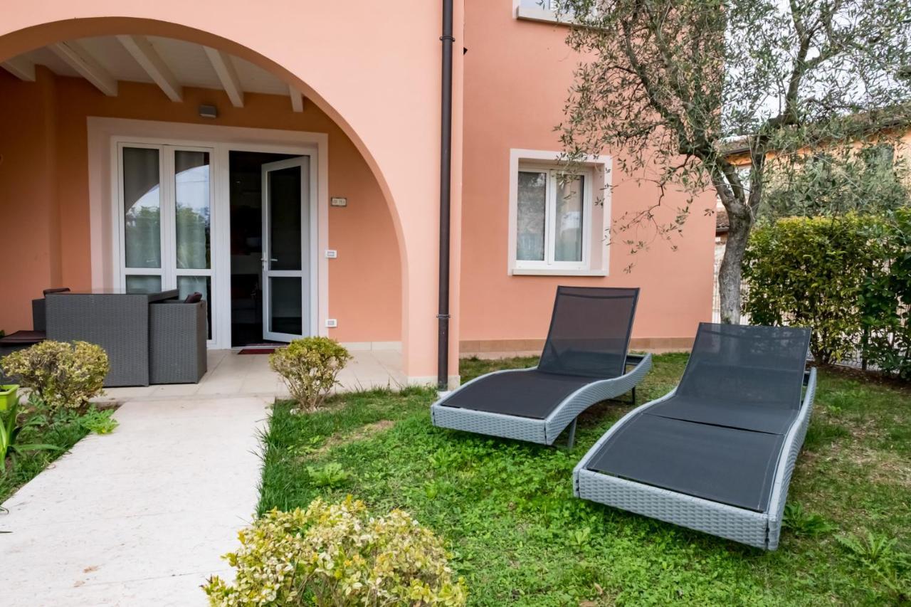 Apartamento Residenza Gelsomino Desenzano del Garda Exterior foto